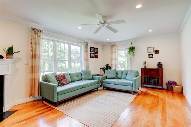 Building Photo - 3 Hawthorne St