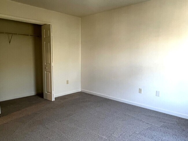 Building Photo - YEAR-ROUND UNFURNISHED RENTAL