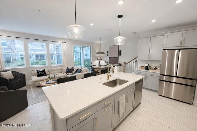 Building Photo - 14135 Pier Ln