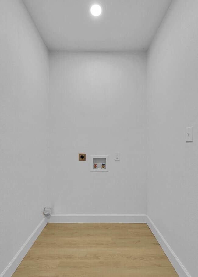 Building Photo - Newly Remodeled 4BD 2BA Home in Waco