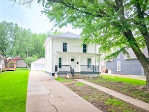 Building Photo - 1208 Koenigstein Ave