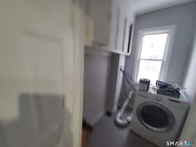 Building Photo - 11 Ridgewood St