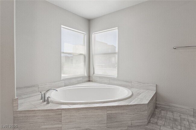 Building Photo - 5947 Rockway Glen Ave