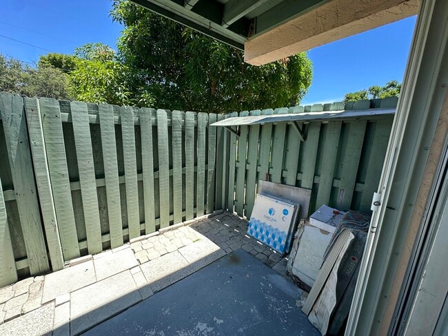 Building Photo - 1799 Fairview Villas Dr