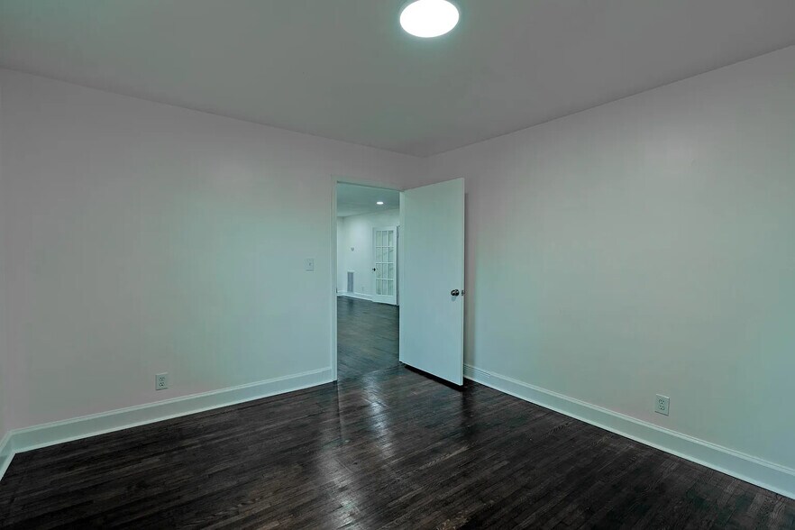 Building Photo - 808 Glenwood Dr