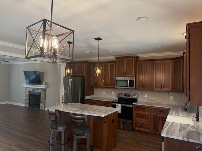Building Photo - 521 Edgarton Way
