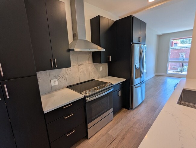 Building Photo - 2 Bedroom 2 Bathroom Condo at the Lawrence...