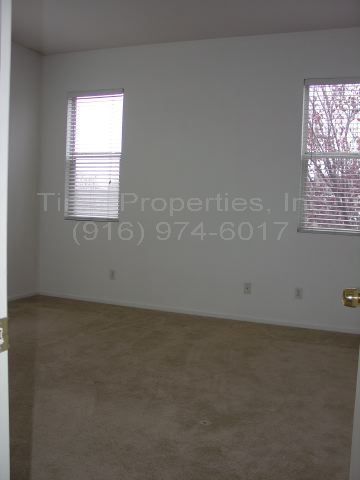 Building Photo - Laguna Gated Community