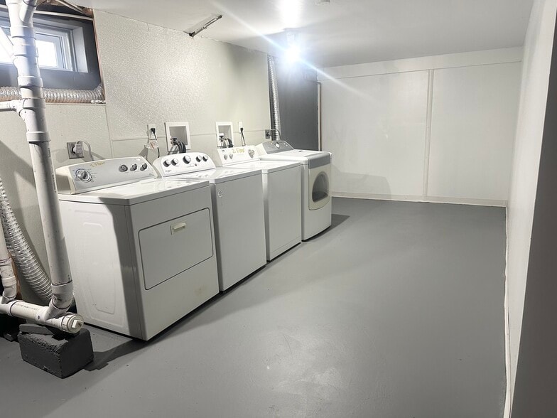 Building Photo - 317 Alexander Ave