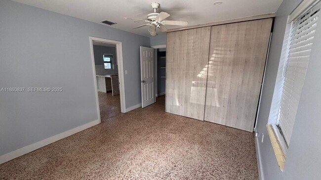 Building Photo - 1116 NE 16th Terrace