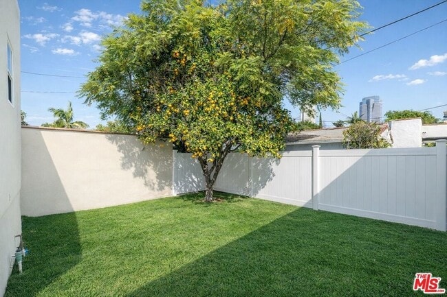 Building Photo - 2214 Benecia Ave