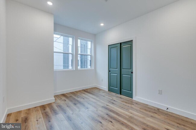 Building Photo - 2360 N 6th St