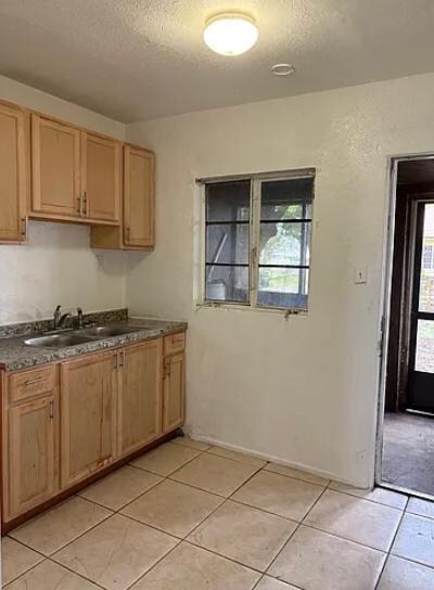 Building Photo - 3830 Bunche St