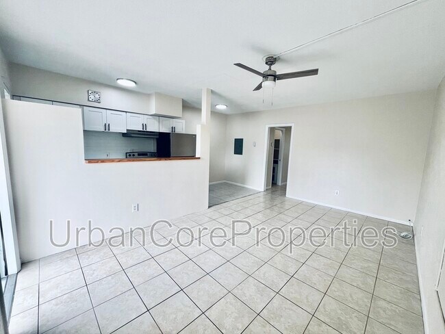 Building Photo - 115 7th Ave N