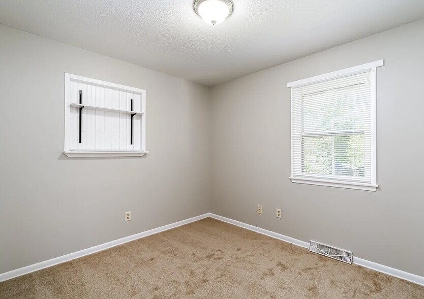 Building Photo - 2625 63rd St