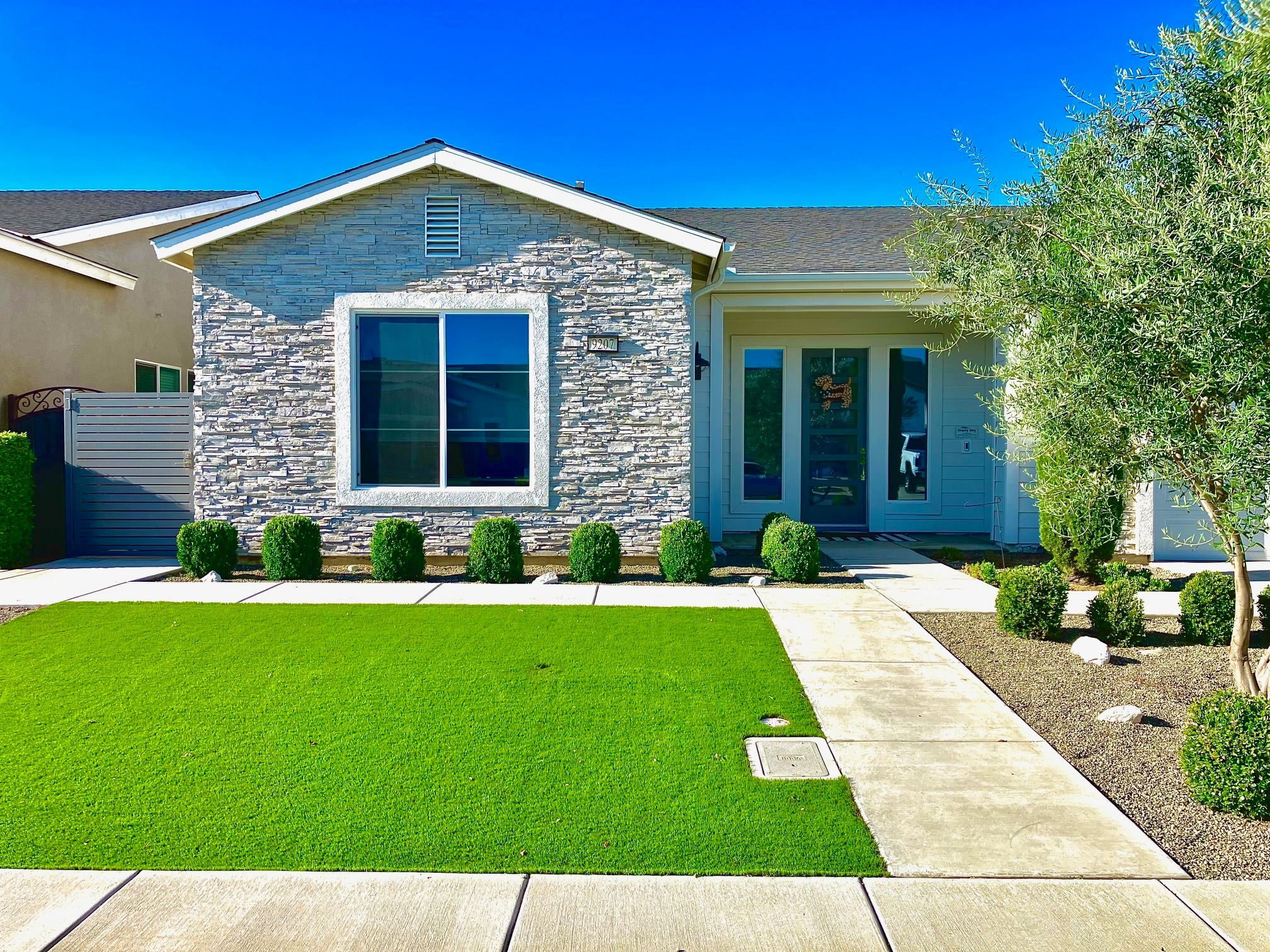 Building Photo - 9207 Manor Forest Ln