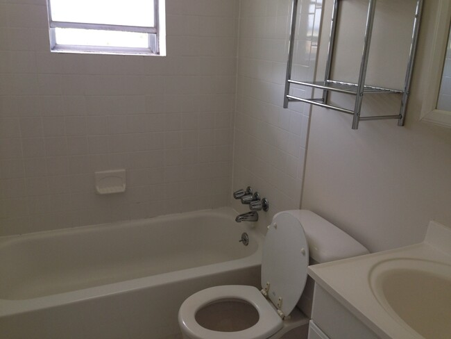 Building Photo - 730 Harpeth Pkwy W