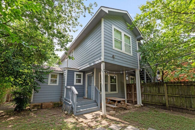 Building Photo - 4612 Bennett Ave