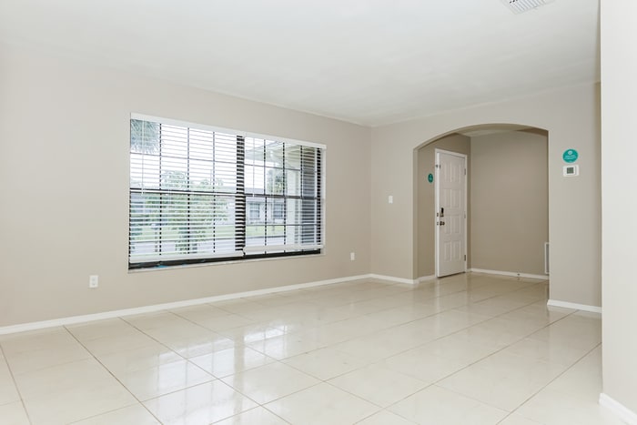 Building Photo - 2315 Bay Leaf Dr