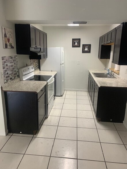 Building Photo - 303 SW 77th Ter