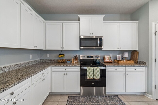 Building Photo - 49 Pasadena Dr