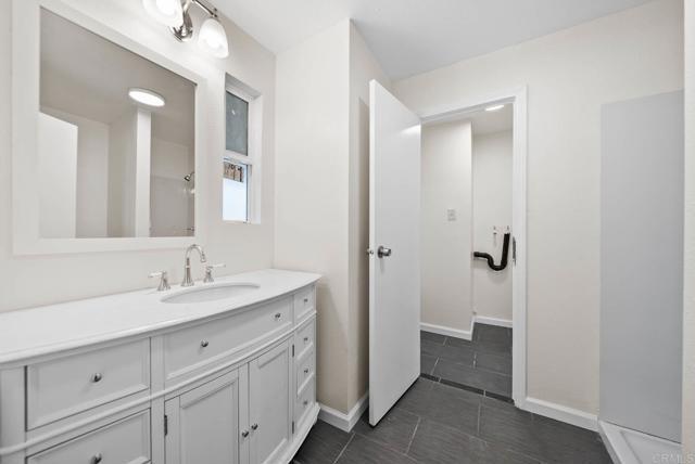 Building Photo - 5001 W Florida Ave