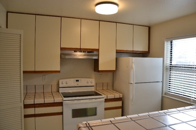 Building Photo - 1420 Foothill Meadows Ct