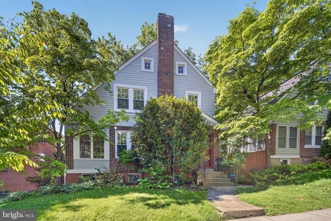 Building Photo - 3606 Jocelyn St NW
