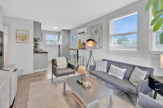 Building Photo - 316 Bream Ave