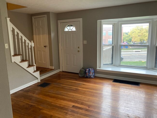 Building Photo - 1356 Huffman Ave