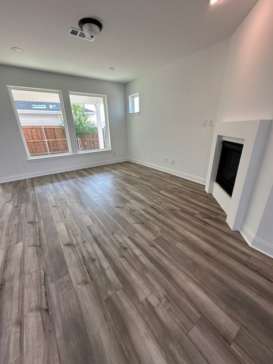 Building Photo - 13369 Hedgebrook Pl