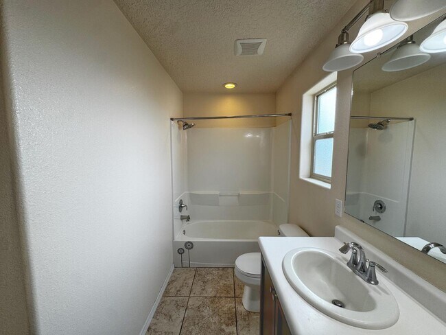 Building Photo - 11019 Marina Gate Trail NE