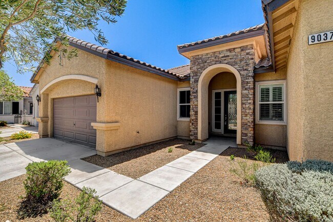 Building Photo - 4 Bedroom Single Story in Mountains Edge