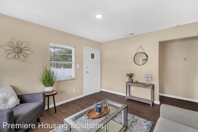 Building Photo - 3 br, 1 bath House - 845 Continental Drive