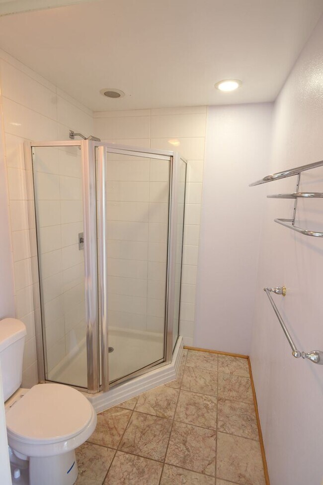 Building Photo - Super Spacious 2-Bedroom + Office 2.5-Bathroom La Jolla UTC Townhome with 2-car garage