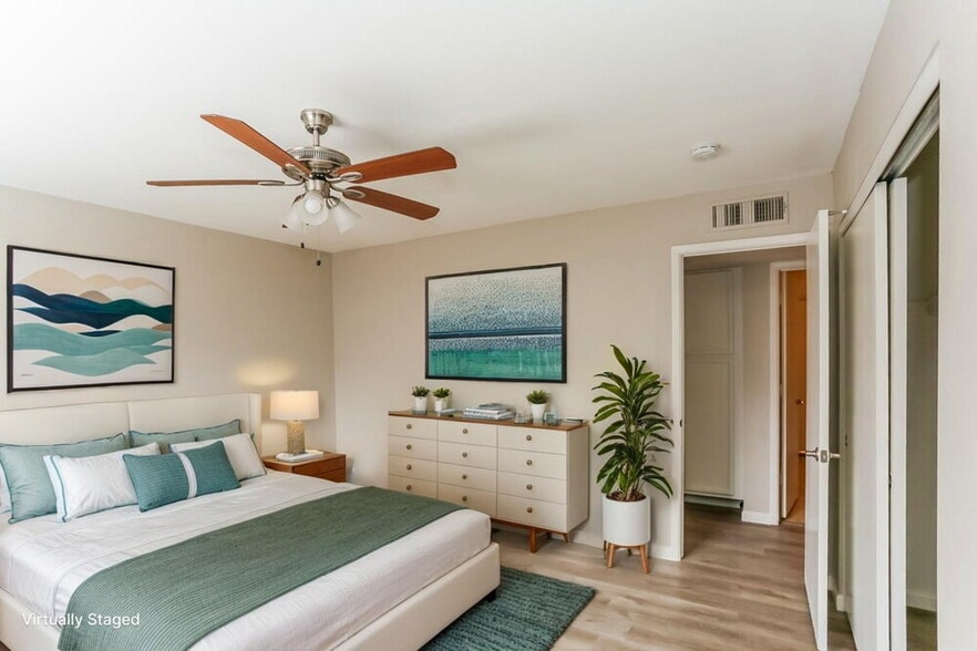 Building Photo - 1417 E Irwin Ave