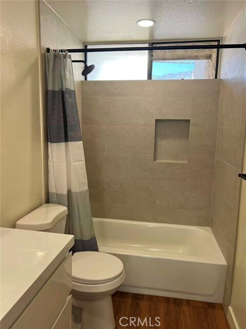 Building Photo - 239 Linwood Ave