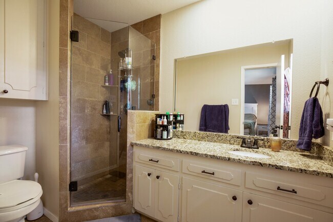 Building Photo - 8801 Dawnridge Cir