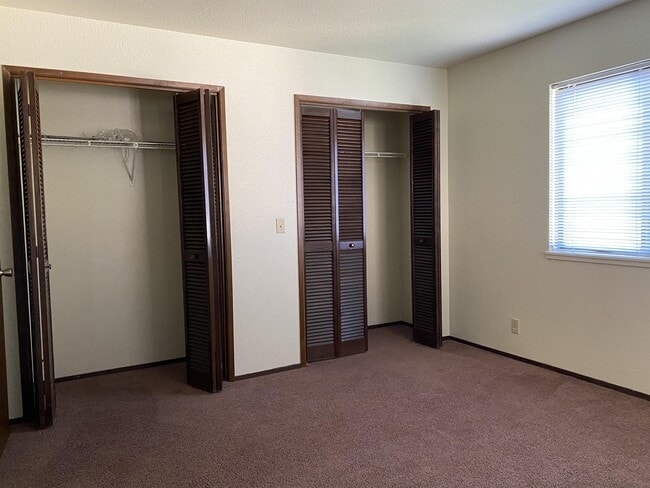 Building Photo - 674 Hidden Creek Rd