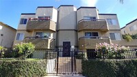 Building Photo - 6010 Romaine St