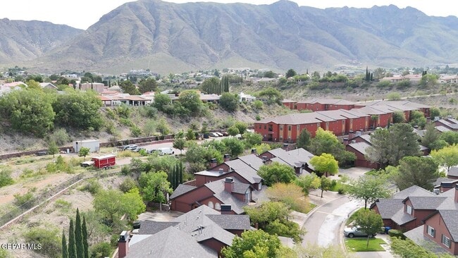 Building Photo - 31 Stratford Hall Cir