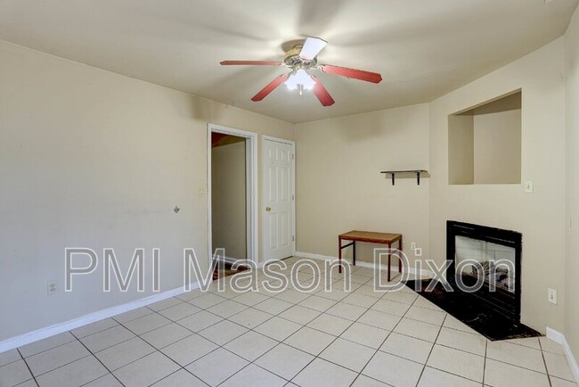 Building Photo - 8847 Goose Landing Cir