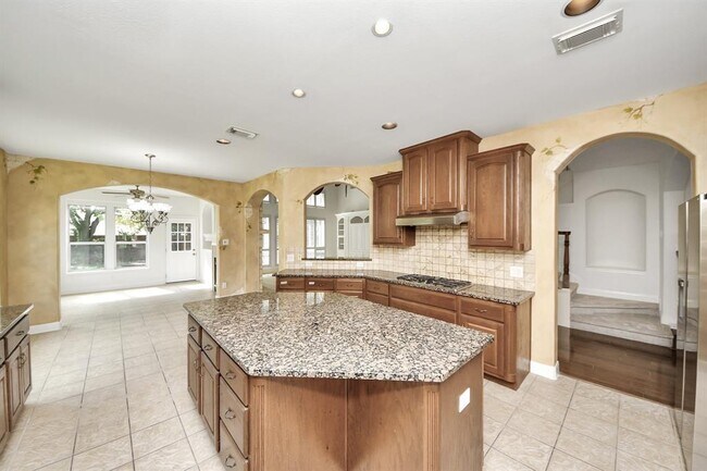 Building Photo - 3811 Parkside Dr