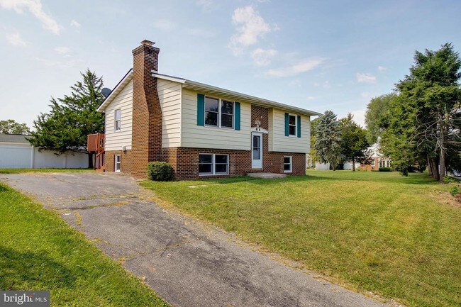 Building Photo - 326 Roberts Mill Rd