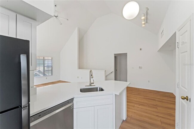 Building Photo - 10454 White Lake Ct