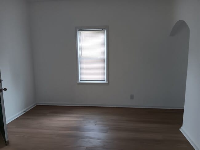 Living Room - 514 S 8th St