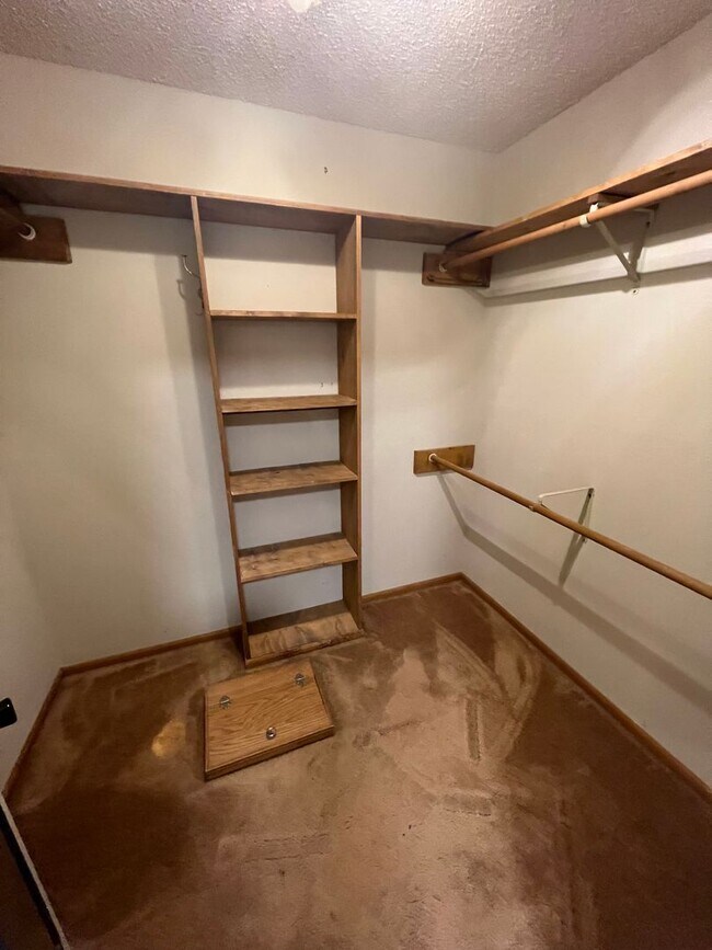 Building Photo - 109 Lasalle