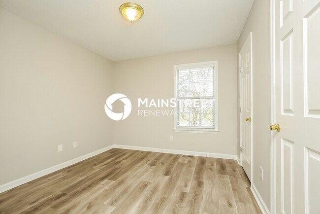 Building Photo - 3 Bedroom Pet-Friendly Home in La Vergne, TN with Main Street Renewal