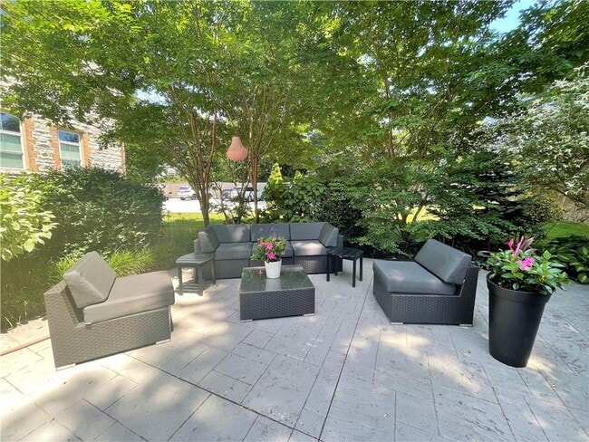 Building Photo - 426 Spring St