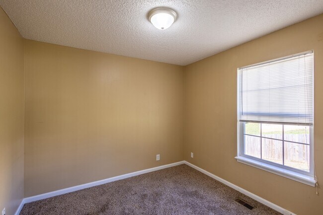 Building Photo - 356 Andrew Dr